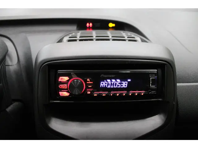 Peugeot 108 1.0 e-VTi Access 2015 Benzine 10