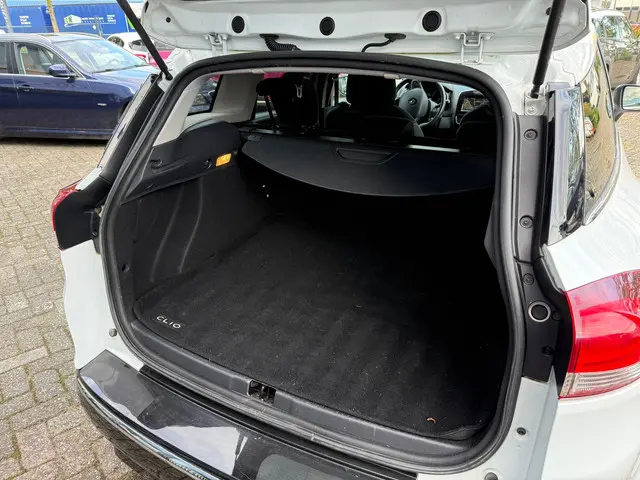Renault Clio Estate 0.9 TCe Limited 2020 Benzine 4