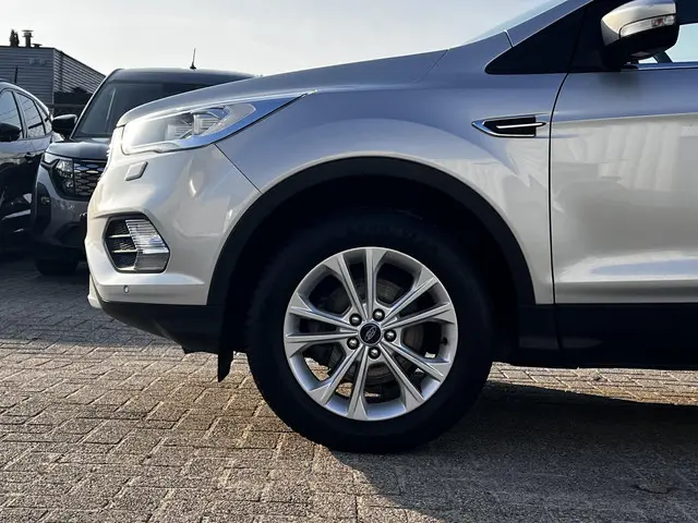 Ford Kuga 1.5 EcoBoost Titanium 2019 Benzine 3