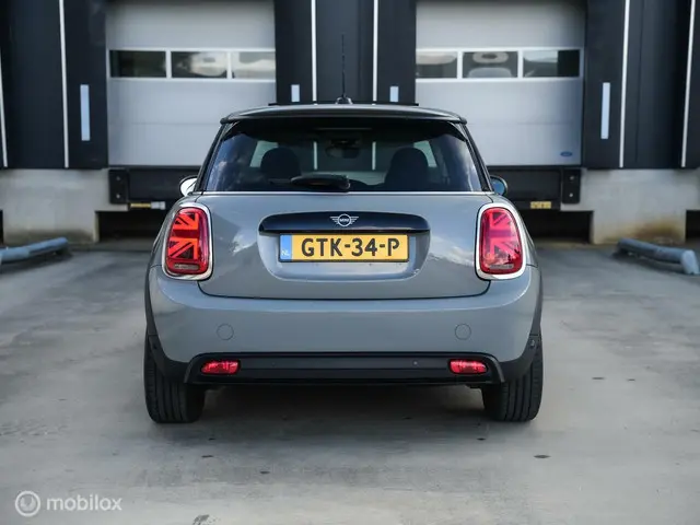 MINI Electric Mini Essential 33 kWh 2021 Elektrisch 9