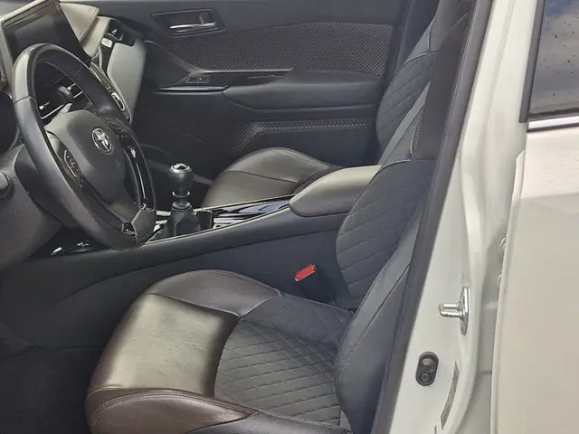 Toyota C-HR veel opties limited edition 2016 Benzine 8