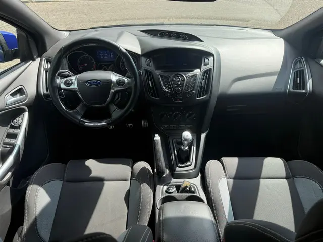 Ford Focus 2.0 EcoBoost ST-2 2013 Benzine 9