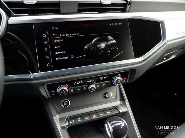 Audi Q3 45 TFSI e S-Line 2021 Hybride Benzine 30