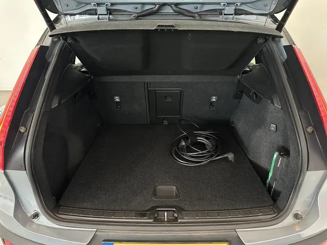 Volvo XC40 1.5 T4 Recharge R-Design 2021 Hybride Benzine 9