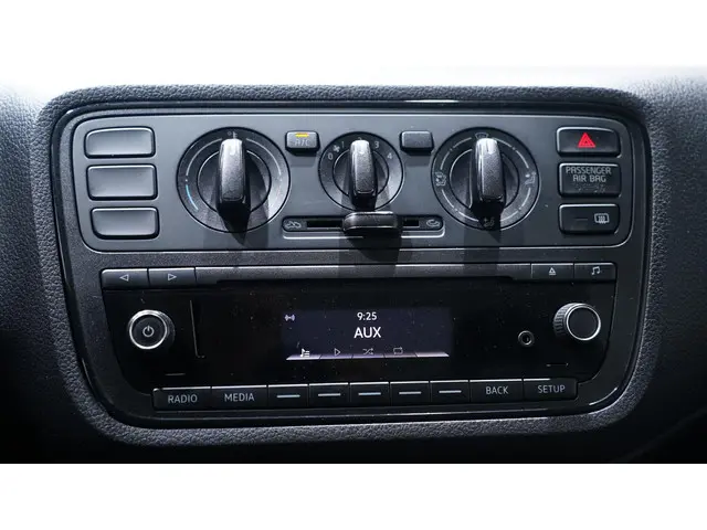 SEAT Mii 1.0 Sport Connect 2017 Benzine 25