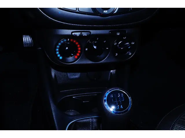 Opel Corsa 1.4 Edition 2015 Benzine 15