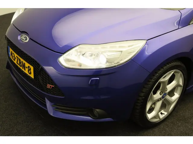 Ford Focus 2.0 EcoBoost ST-2 2012 Benzine 23