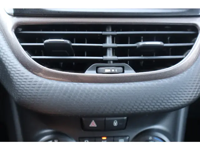 Peugeot 2008 1.2 VTi Blue Lease 2014 Benzine 25