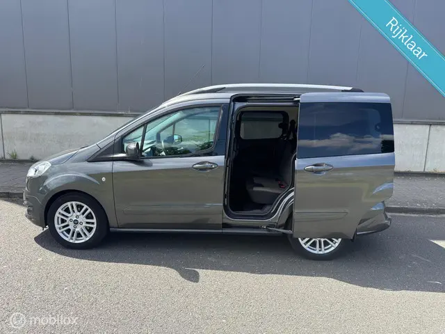Ford Tourneo Courier 1.0 Titanium 2016 Benzine 15