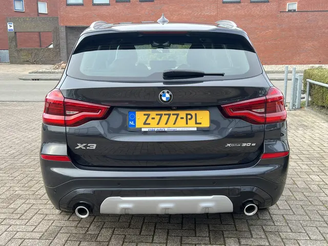 BMW X3 xDrive30e X-Line 2021 Hybride Benzine 4
