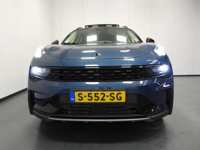 Lynk & Co 01 1.5 PHEV BlackLine 2023 Hybride Benzine 46