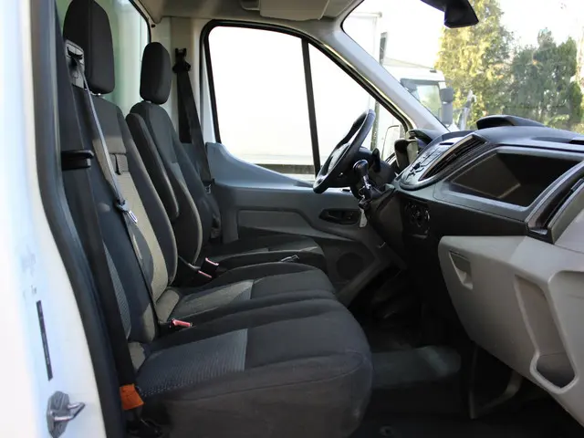 Ford Transit 350 2.2 TDCI L4H1 Ambiente 2016 Diesel 12