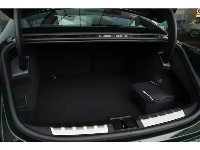 Porsche Taycan GTS 93 kWh 2023 Elektrisch 47