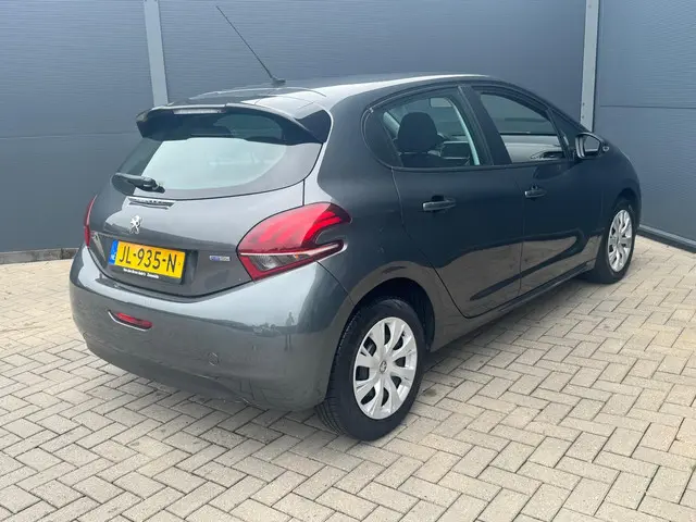 Peugeot 208 1.2 PureTech / Navi / Pdc / Nap 2016 Benzine 18