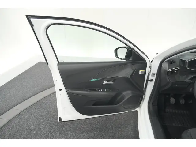 Peugeot 208 PureTech 100 Allure Pack 2023 Benzine 63
