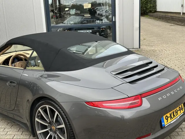 Porsche 911 Cabrio 3.4 Carrera 4 2013 Benzine 59