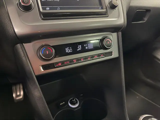 Volkswagen Polo 1.2 TSI Highline 2016 Benzine 12