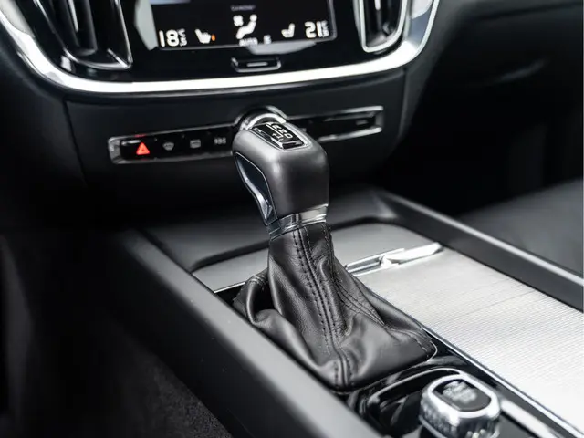 Volvo V60 2.0 T4 Inscription 2021 Benzine 27