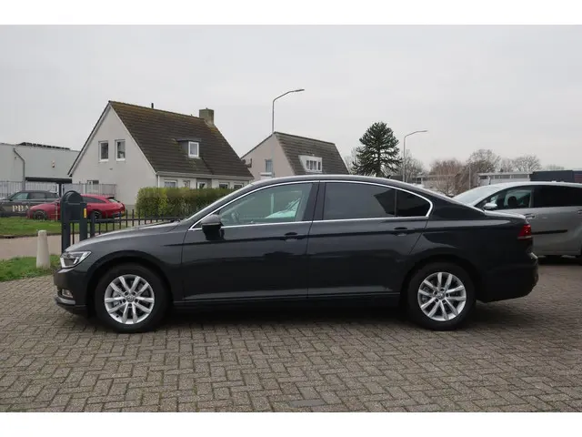 Volkswagen Passat 2.0 TDI Business Edition R 2018 Diesel 4