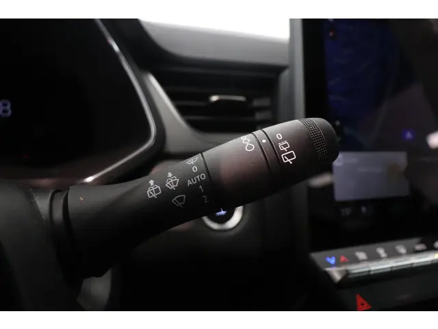 Renault Captur 1.3 mild hybrid 160 techno 2024 Benzine 30