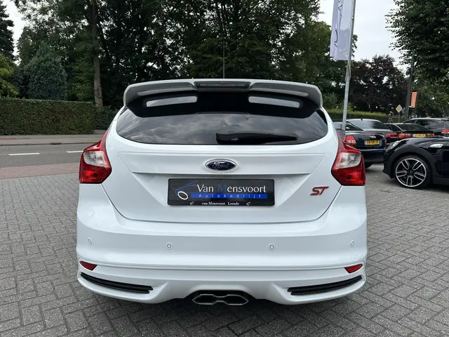Ford Focus 2.0 EcoBoost 250PK ST-3 2014 Benzine 8