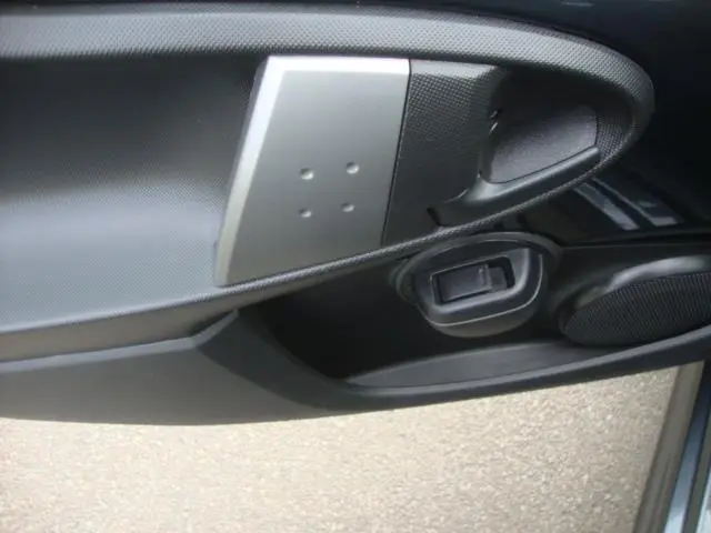 Peugeot 107 1.0 Active ( 2013 + Airco ) 2013 Benzine 14