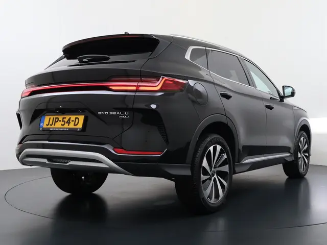 BYD SEAL U 1.5 DM-i FWD Boost 2025 Hybride Benzine 7