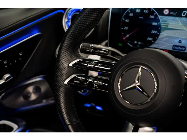 Mercedes-Benz CLE Cabriolet 200 AMG Line 2024 Benzine 33