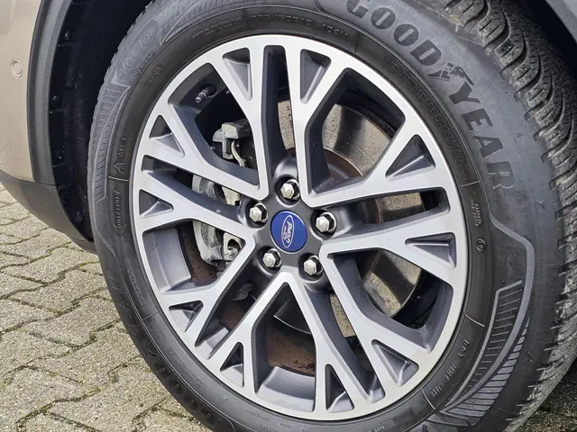 Ford Kuga 2.5 PHEV Titanium X 2020 Hybride Benzine 33