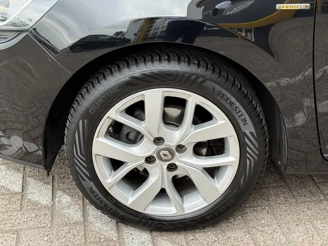 Renault Clio Estate 0.9 TCe Limited 2018 Benzine 22