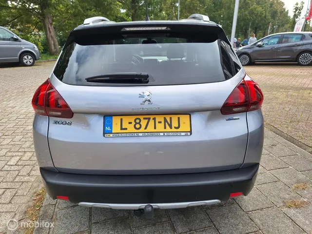 Peugeot 2008 1.2 PURETECH ALLURE CROSSWAY 2017 Benzine 8