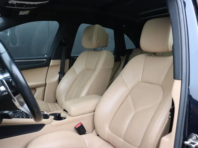 Porsche Macan 2.0 2016 Benzine 12