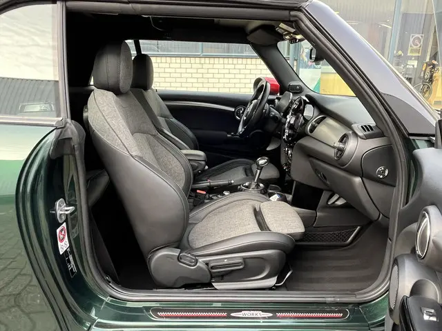 MINI Cooper Cabrio 2.0 John Works Chili 2017 Benzine 31