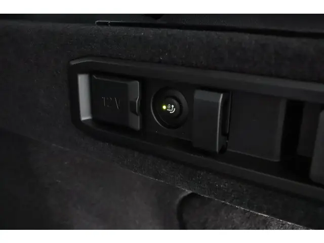 BMW 5 Serie Touring 550e xDrive 2025 Hybride Benzine 35