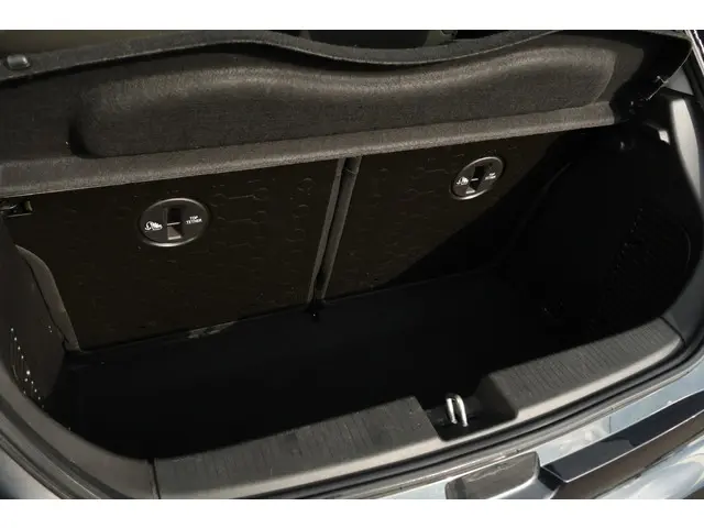 Opel ADAM 1.2 2013 Benzine 26