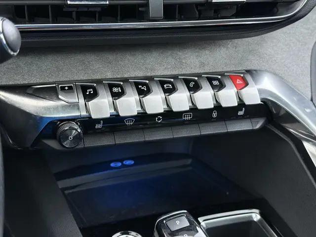 Peugeot 3008 1.6 HYbrid4 300 GT 2022 Hybride Benzine 39