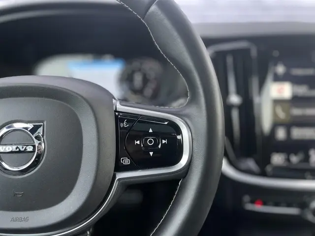Volvo V60 2.0 T5 R-Design 2019 Benzine 14