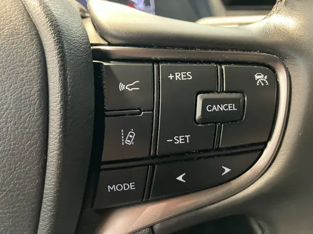 Lexus UX 250h Business Line 2023 Hybride Benzine 17