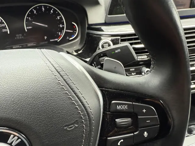 BMW 5 Serie 530i High Executive 2019 Benzine 13