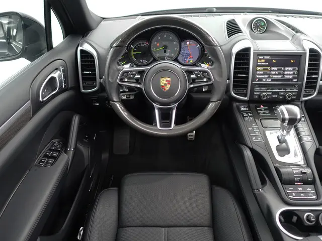Porsche Cayenne 3.0 S E-Hybrid 2015 Hybride Benzine 7