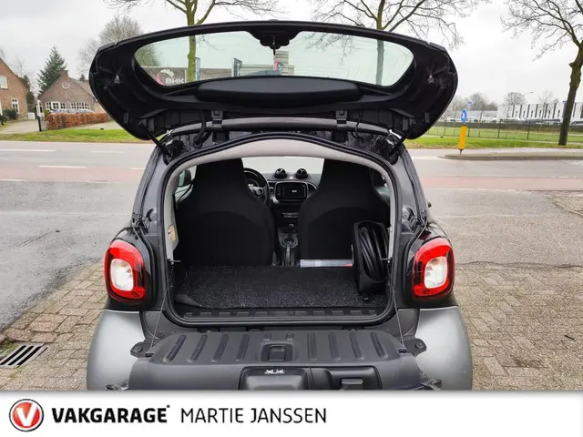Smart Fortwo EQ Comfort PLUS 18 kWh - 2019 Elektrisch 10