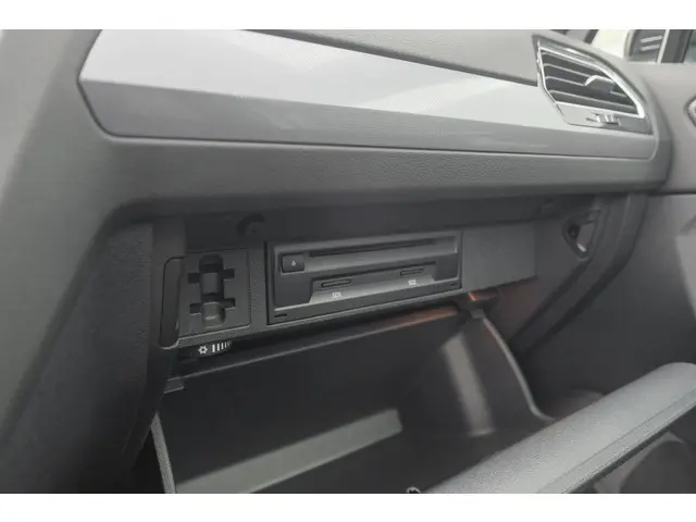 Volkswagen Tiguan 1.5 TSI R-Line Highline 2021 Benzine 46