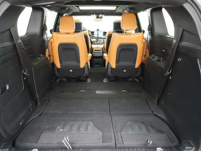 Chrysler Pacifica 3.6 V6 Hybrid 2023 Benzine 13