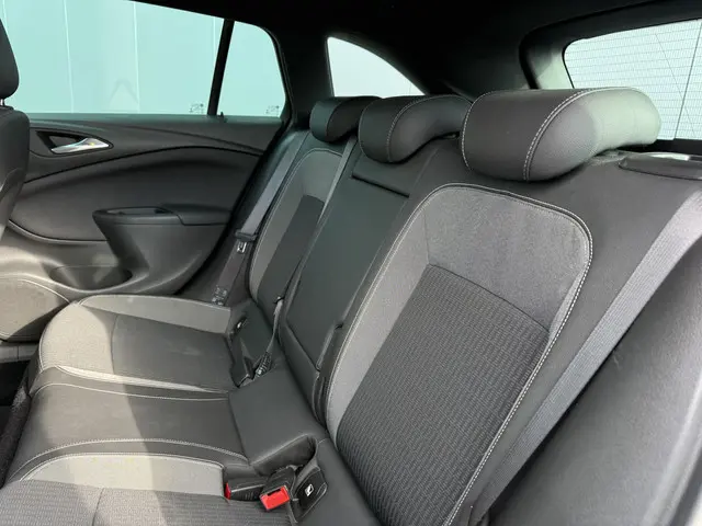 Opel Astra Sports Tourer 1.5 CDTI Elegance 2020 Diesel 33