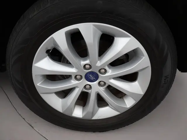 Ford Kuga 1.5 150 PK TITANIUM + TREKHAAK 2015 Benzine 15