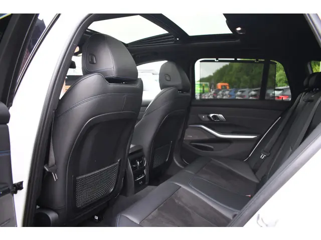 BMW 3 Serie Touring 330e M-Sport 2020 Hybride Benzine 58