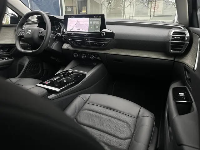 Citroën C5 X 1.2 Hybrid 145pk Max 2026 Hybride Benzine 15