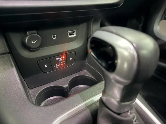 Citroën C3 1.2 Automaat, CarPlay S&S Shine 2017 Benzine 13