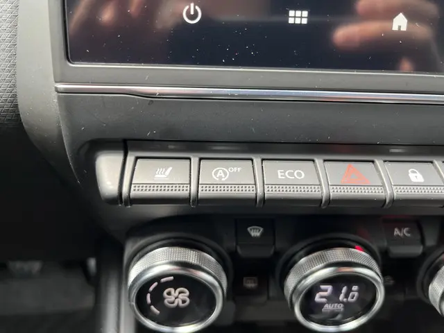 Renault Clio 1.0 TCe Intens 2021 Benzine 18