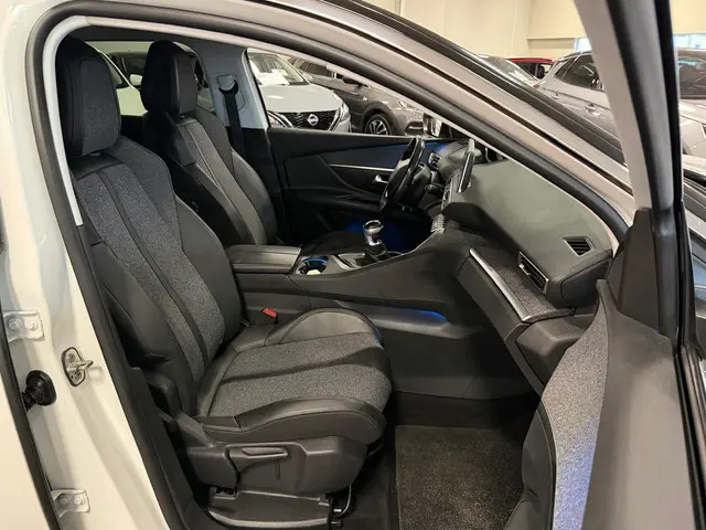 Peugeot 3008 1.2 PureTech 2018 Benzine 16